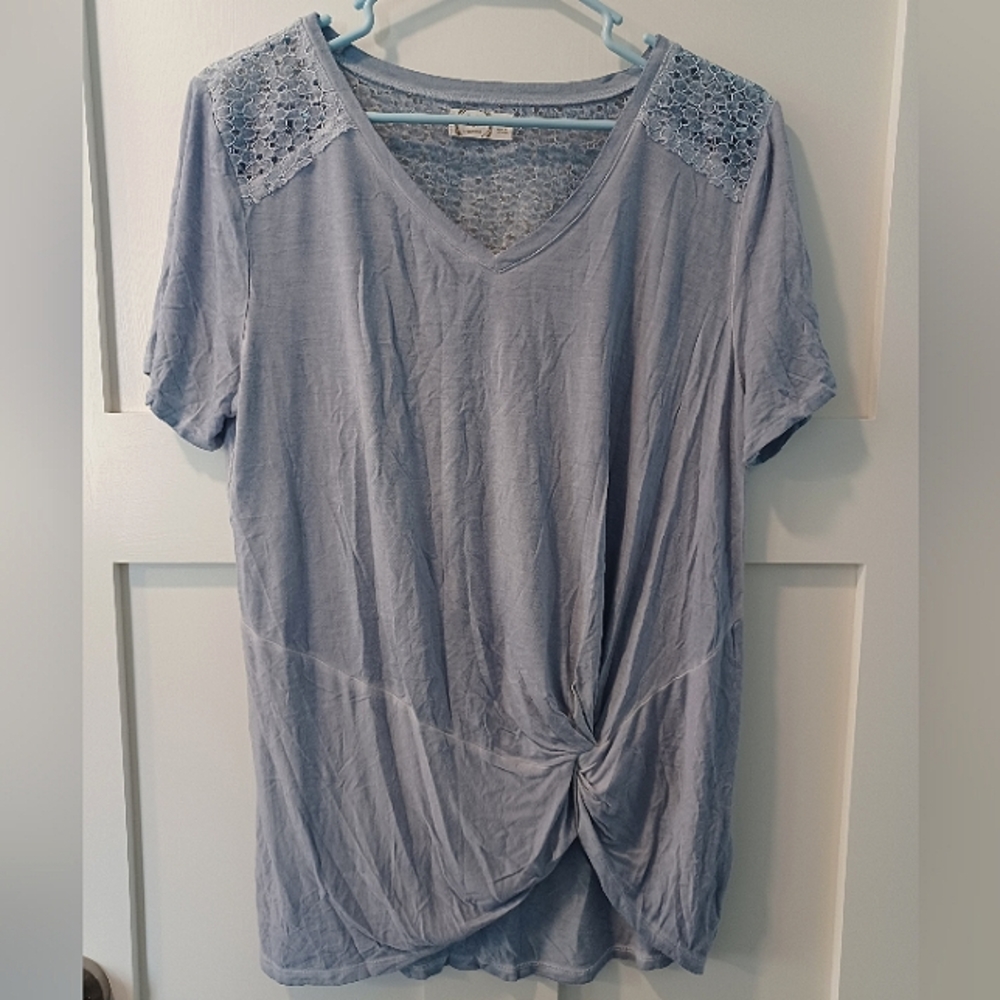 24/7 MAURICES Women's Lavender Floral Lace Soft Top, L